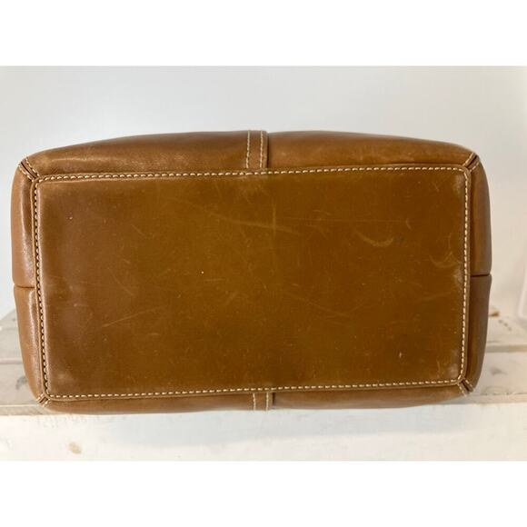 COACH 9572 LARGE BROWN SMOOTH LEATHER SHOULDER BAG - Picture 7 of 17